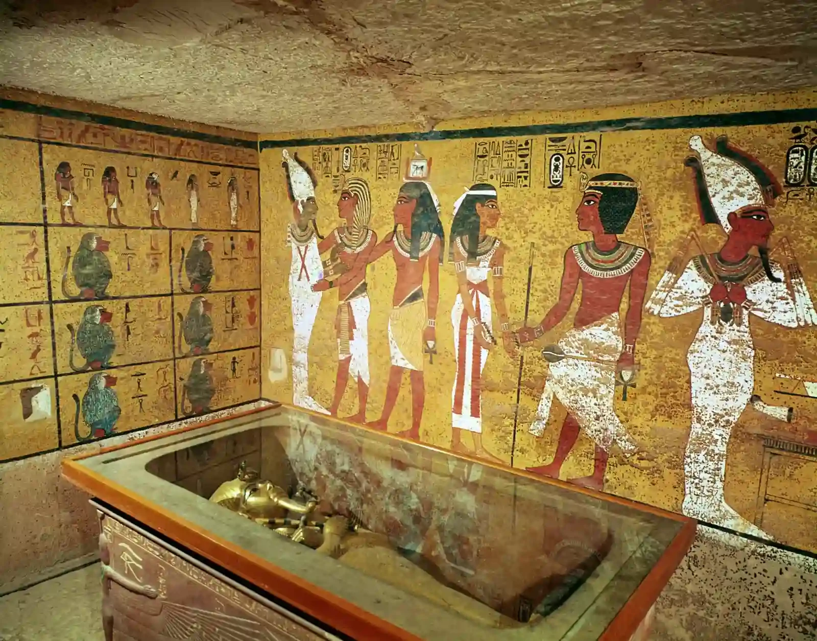 8-Day Luxury Dahabiya Yacht on the Nile & King Tut Adventure