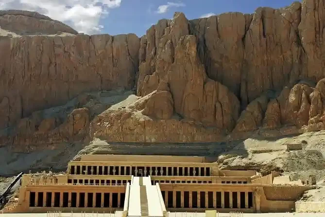 8 Days Dahabiya Luxurious Yacht & King Tut Adventure